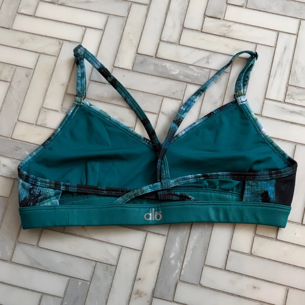 NWOT- alo Teal and Black Women's Sports Bra-